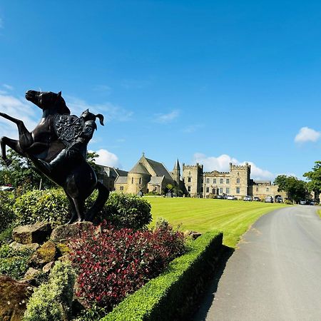 Готель Sneaton Castle Вітбі Екстер'єр фото